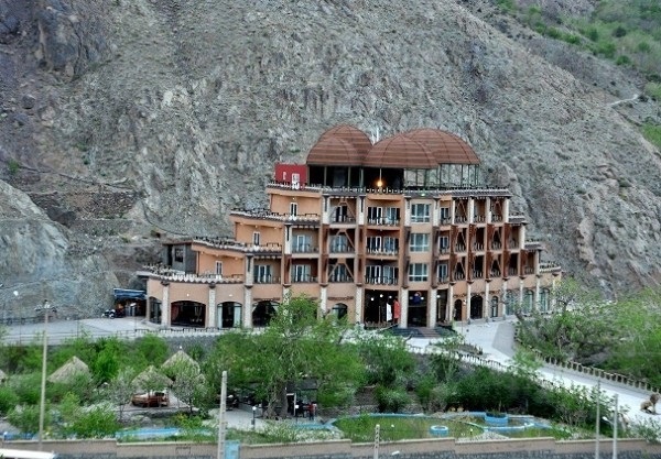نمای هتل هتل بزرگ کوهستان بیرجند